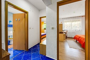 2 chambres, fer et planche Ă repasser, Wi-Fi gratuit, draps fournis