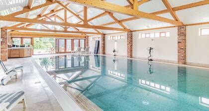 Cedar Barn - UKC5406