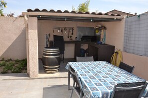 屋外ダイニングエリア