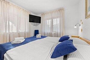 3 Schlafzimmer, Zimmersafe, Bügeleisen/Bügelbrett, Reisekinderbett