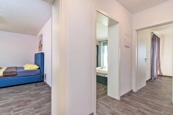 4 chambres, fer et planche à repasser, accès au Wi-Fi (inclus)