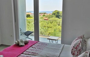 4 soverom, strykejern/-brett, barnesenger og reiseseng for barn