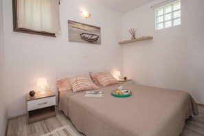 2 室のベッドルーム、アイロン / アイロン台、旅行用ベビーベッド、WiFi (無料)