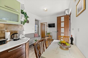 TV - Apartment Neda with Magnificent sea View (Rabac)