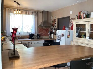 Kühlschrank, Ofen, Herdplatte, Geschirrspüler