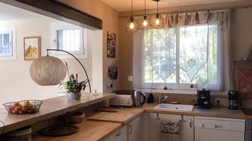 Réfrigérateur, four, plaque de cuisson, lave-vaisselle