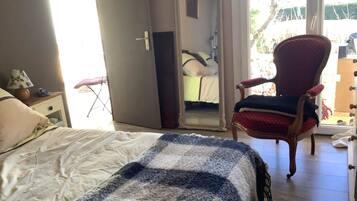 2 chambres, fer et planche Ă repasser, Wi-Fi, draps fournis