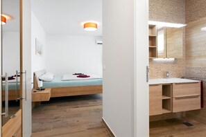 5 soverom, strykejern/-brett, reiseseng for barn og wi-fi (inkludert)