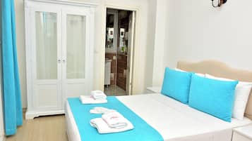 Standard Double Room | Egyptian cotton sheets, premium bedding, minibar, desk