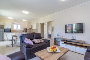 TV - Modern, Elegant Apartment Anna (Rosemary) (Medulin)