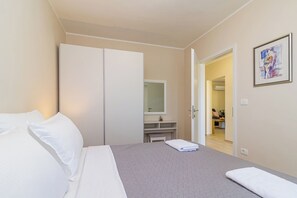 3 bedrooms, in-room safe, iron/ironing board, travel crib - Modern, Elegant Apartment Anna (Rosemary) (Medulin)