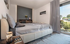 2 soverom, barnesenger, reiseseng for barn og wi-fi (inkludert)