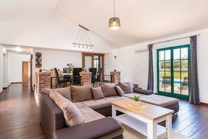 TV, peis og videospill