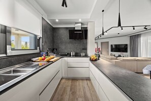 Fridge, microwave, oven, stovetop