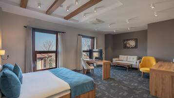 In-room safe, desk, laptop workspace, iron/ironing board