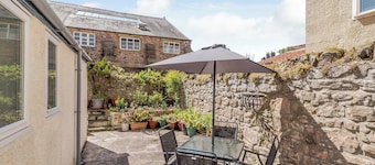 2 bedroom accommodation in Berwick Upon Tweed
