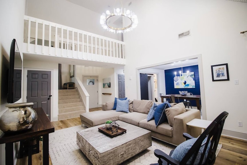 Stunning Lake House 4bdm W/ Sandy Beach Access - Lake Texoma