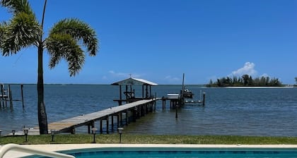 Waterfront Studio with pool and boat dock