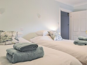 2 bedrooms, WiFi (free), bed sheets