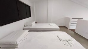 Individually decorated, individually furnished, free WiFi, bed sheets - Maui Beach Residence (Tamandaré)