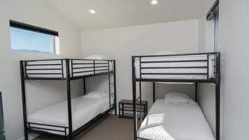 1 bedroom, iron/ironing board, WiFi