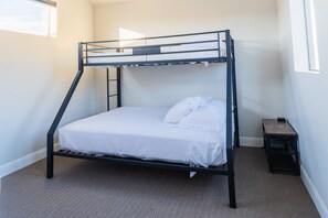 1 bedroom, iron/ironing board, WiFi