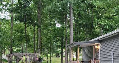 Very nice house in a quite peaceful area 2 mins from the water