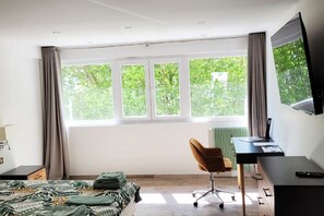 2 chambres, bureau, fer et planche à repasser, Wi-Fi gratuit