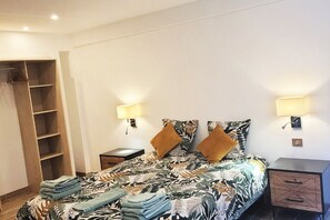 2 chambres, bureau, fer et planche à repasser, Wi-Fi gratuit