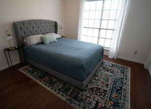 2 bedrooms, desk, free WiFi, bed sheets - Cute, quiet cozy townhome 20 minutes from the Beach (Corpus Christi)
