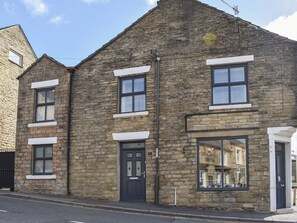 Exterior - 2 bedroom accommodation in Glossop (Glossop)