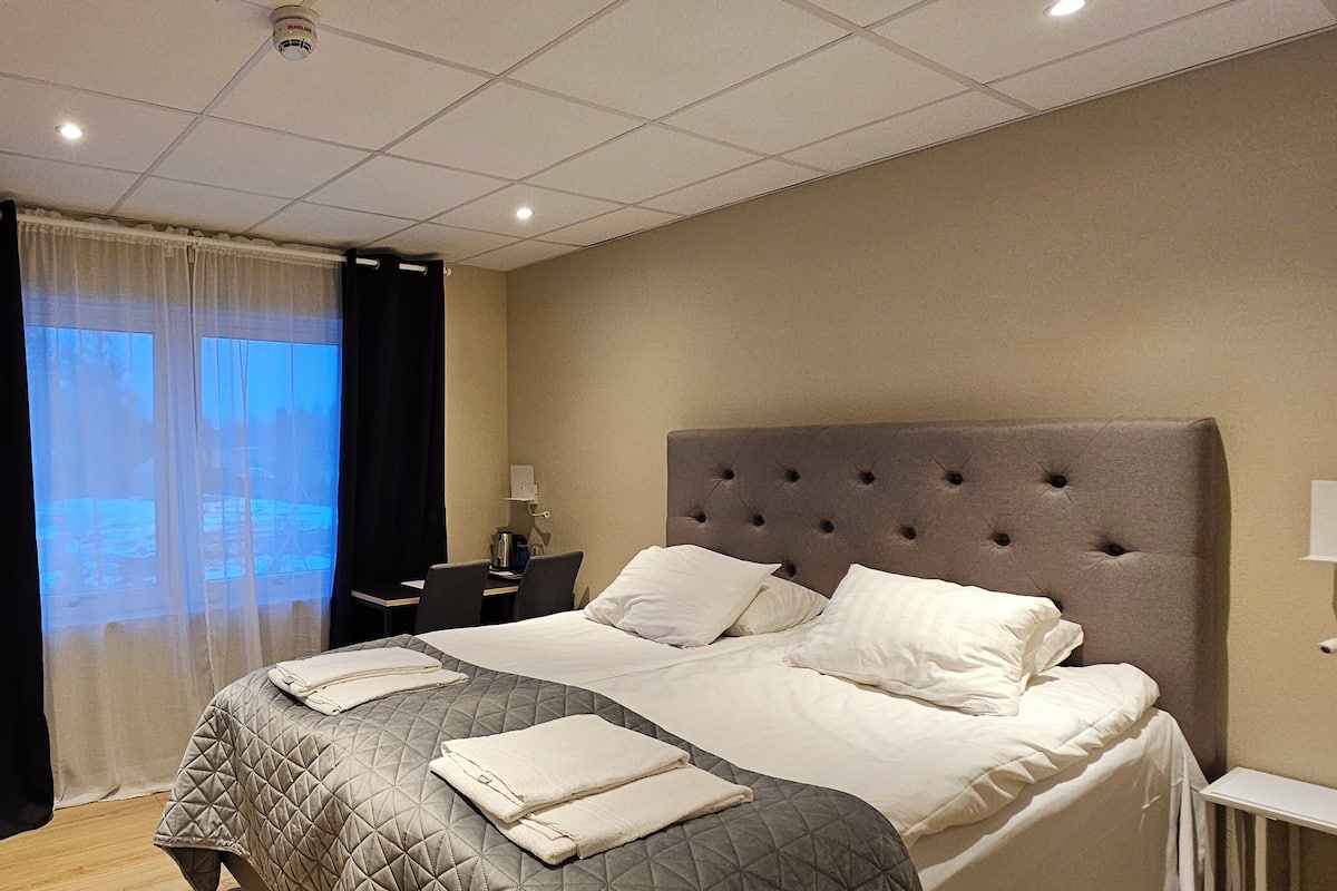 Standard Double Room | Desk, free WiFi, bed sheets