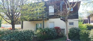 Exterior - Résidence Terrasses du Lac 3*, heated swimming pool (Aureilhan)
