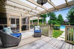 Terrace/patio - Relaxing Pool Retreat Near Wineries & Point Pelee (Kingsville)