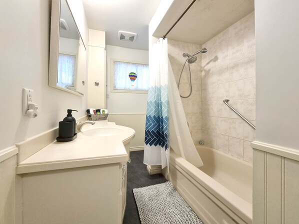 Vasca, asciugacapelli, bidet, asciugamani