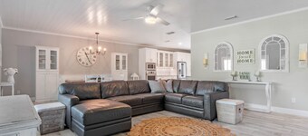 Modern Farmhouse 3/2 Equestrian neighborhood