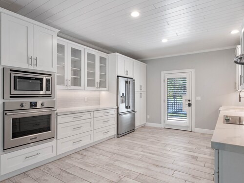 Modern Farmhouse 3/2 Equestrian neighborhood