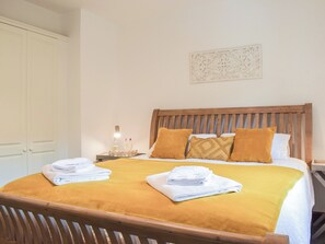 3 quartos, Wi-Fi de cortesia, roupa de cama