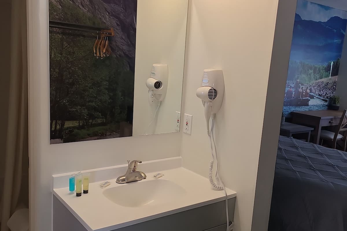 Premium bedding, individually decorated, individually furnished, desk