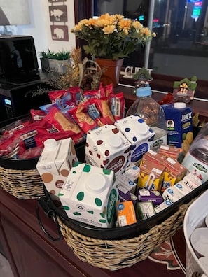 Petit déjeuner à emporter compris tous les jours