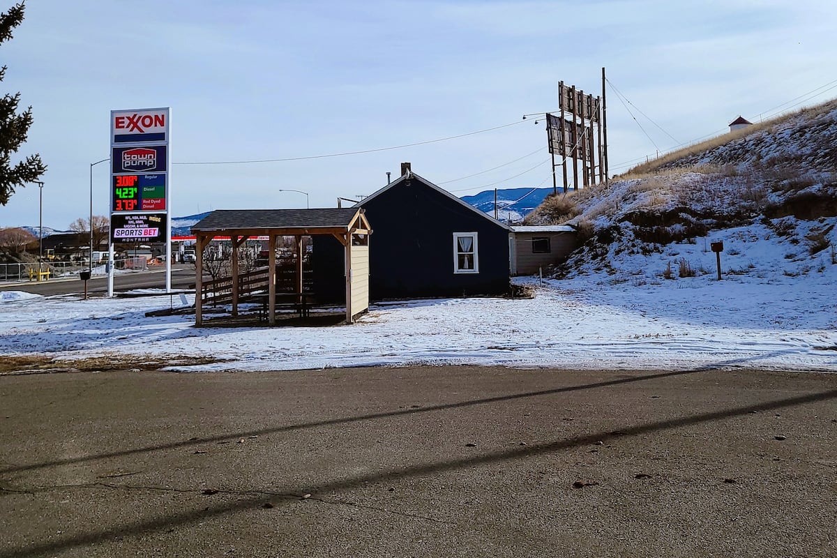 Premium bedding, individually decorated, individually furnished, desk