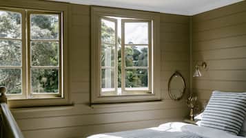 Double Room, 1 King Bed, Garden View