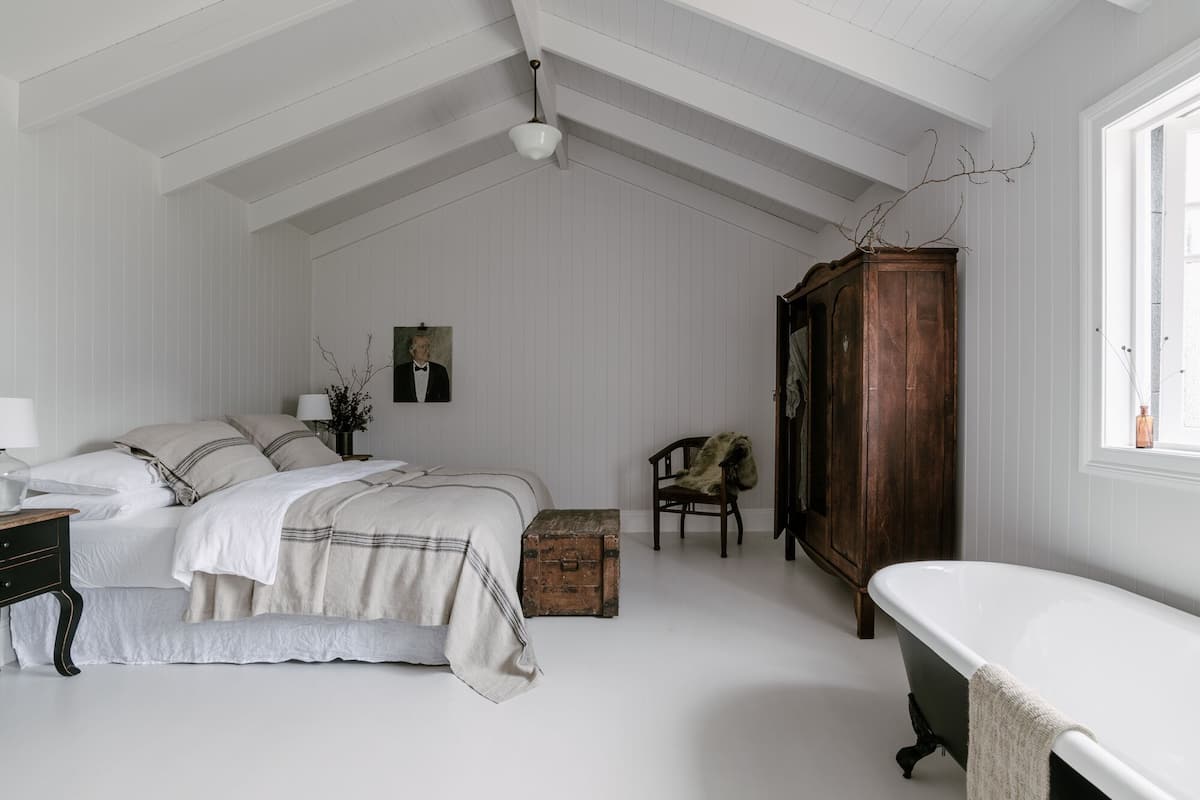 Doppelzimmer, 1 King-Bett, Blick auf den Innenhof | Hochwertige Bettwaren, individuell dekoriert, individuell eingerichtet