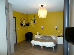 Free WiFi, bed sheets - Domaine de Garabaud (Mazeres)