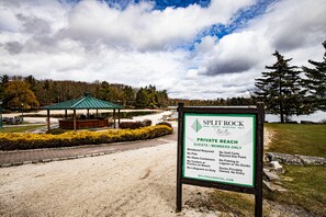 Property grounds - Log Cabin Beauty w Hot tub, Arcade Games with modern amenities throughout (Lake Harmony)