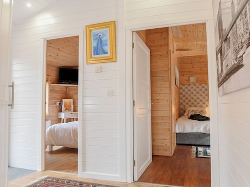 Astbury Falls Luxury Retreat