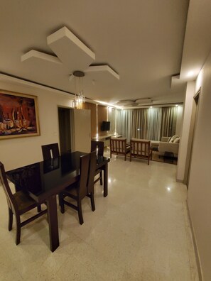 Dining - Cocody "Palm Club" 2 Bedrooms appartement (Abidjan)