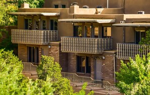Exterior - Fort Marcy 91 | Walk to Plaza | Kiva Fireplace | Full Kitchen | Hot Tub | Pool | End Unit | 1 Level (Santa Fe)