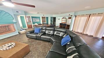 Vila Keluarga | Area keluarga | Televisi LCD 32-inci dengan saluran TV kabel dan TV