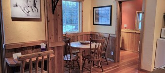 Cozy, private, ranch cabin in the beautiful East Kootenay's